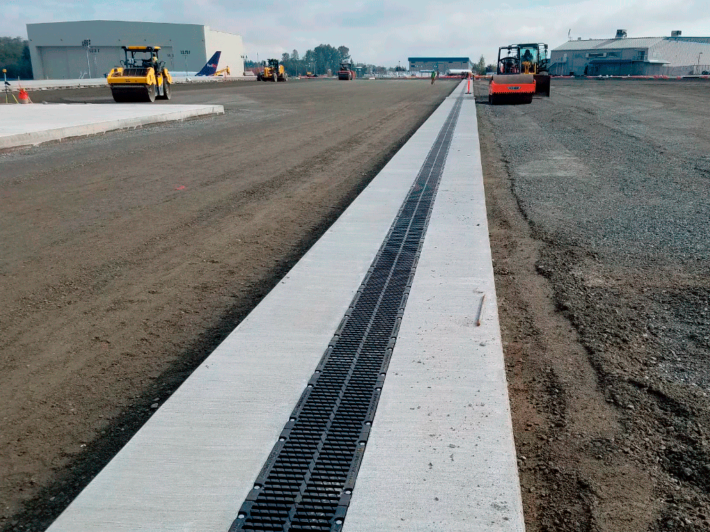 Лоток водоотводный фибробетонный серия PRO DN200 H310 с решеткой чугунной D400 (1000х260х310мм)