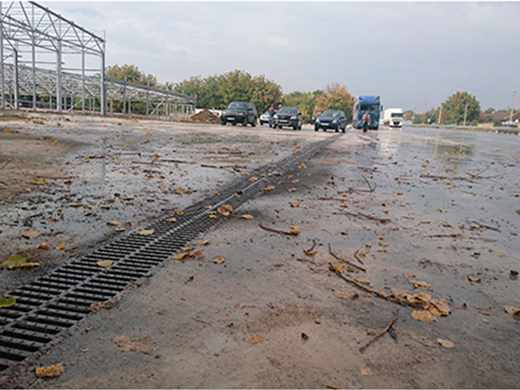 Лоток водоотводный фибробетонный серия PRO DN300 H360 с решеткой чугунной D400 (1000х360х360) с вертикальным выпуском Д250мм