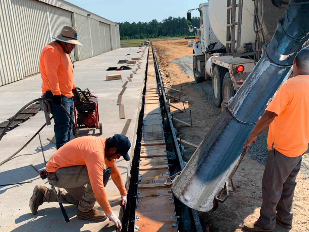 Лоток водоотводный MEGA DN400 (H330 - H610 мм) из фибробетона, с решетками чугунными E600