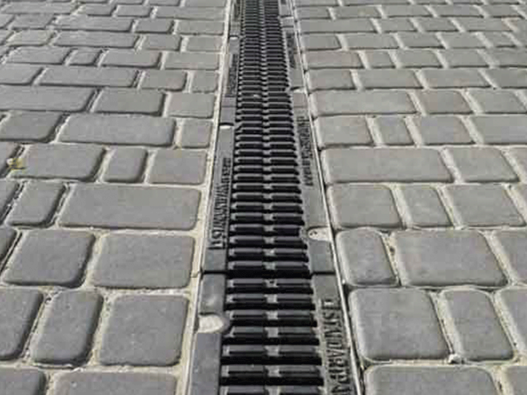 Лоток водоотводный POLYMAX DRIVE DN100 H171 с решеткой чугунной D400 (1000х160х171)