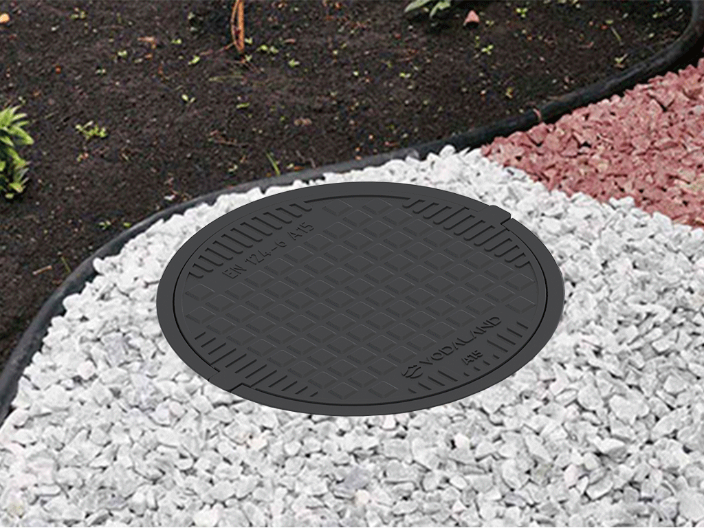 Capac negru rotund, compozit, cu dimetrul rama Dext=750mm, pas liber=545mm, H=74mm, clasa de sarcini A15 pentru zone pietonale