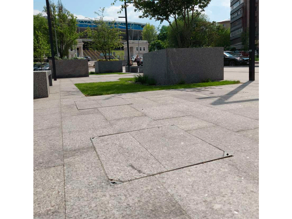 Capac din otel zincat URBAN COVER PRO UNIFILL patrat 380x380 PL.300x300 Hext.80 Hin.40 cu inchizator, clasa de sarcini B125