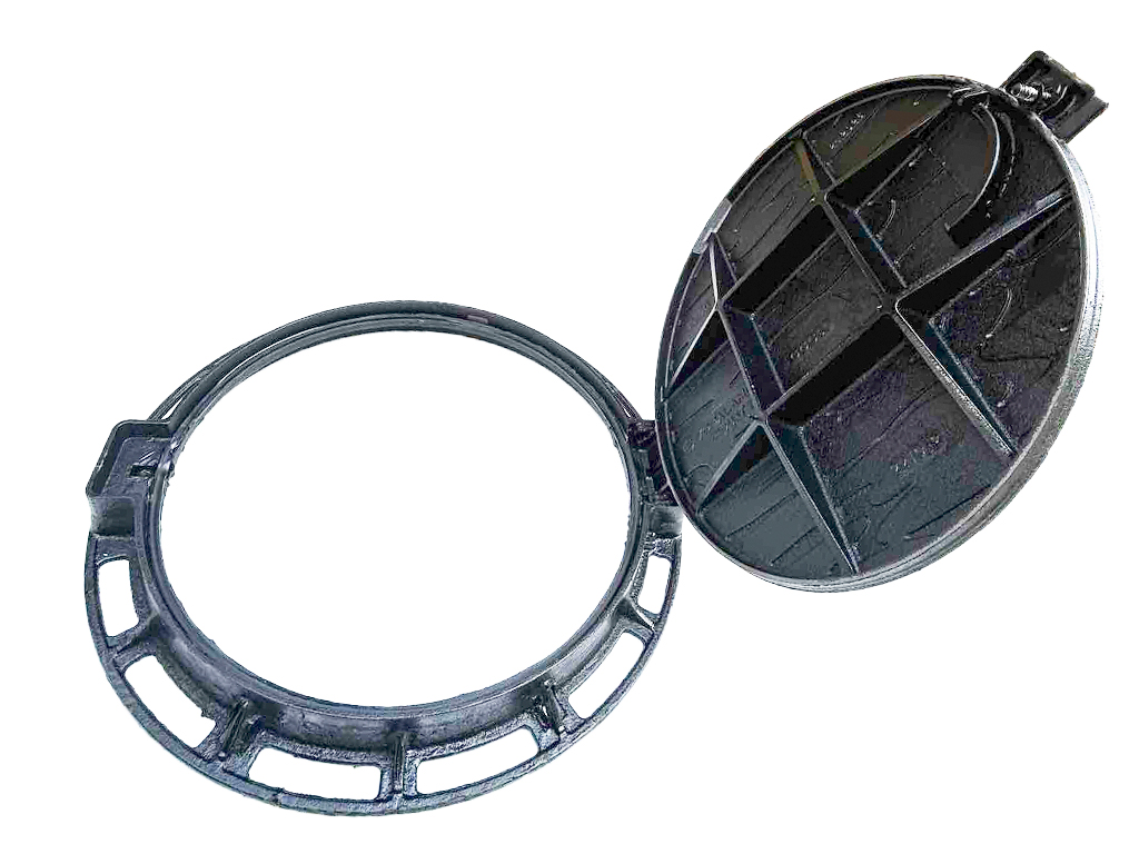Capac fontă rotund cu ramă Dext=700mm, pas liber=550mm, H=65mm cu închizător, clasa de sarcini B125