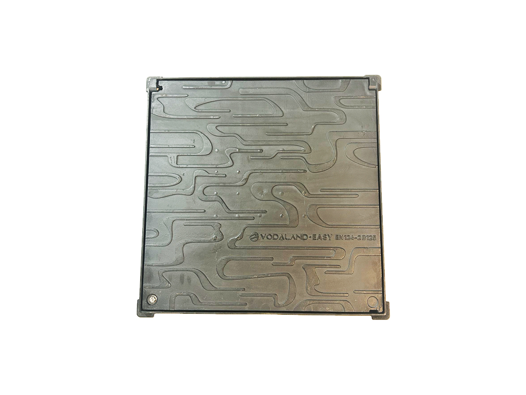 Capac fontă Urban pătrat cu rama 720x720 mm, pas liber 650x650 mm, H=40 mm, clasa de sarcini B125 EN 124-2:2016