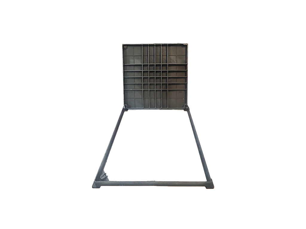 Capac fontă Urban pătrat cu rama 720x720 mm, pas liber 650x650 mm, H=40 mm, clasa de sarcini B125 EN 124-2:2016