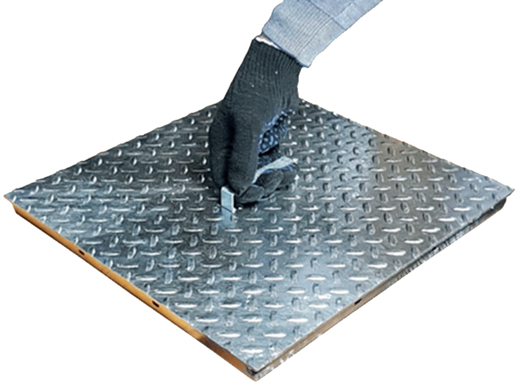 Capac pătrat cu maner (393x393x23) din oțel zincat pentru camin Base 400x400 clasa de sarcini B125