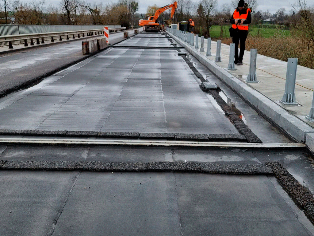 Bloc de drenaj pentru suprafata poduri din polimerbeton, 600x200x40mm