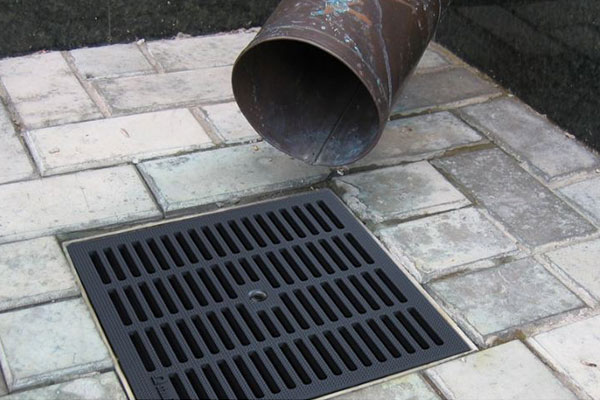 Дождеприемник квадратный ливневой PolyMax Basic с корзиной в комплекте (300x300x300)