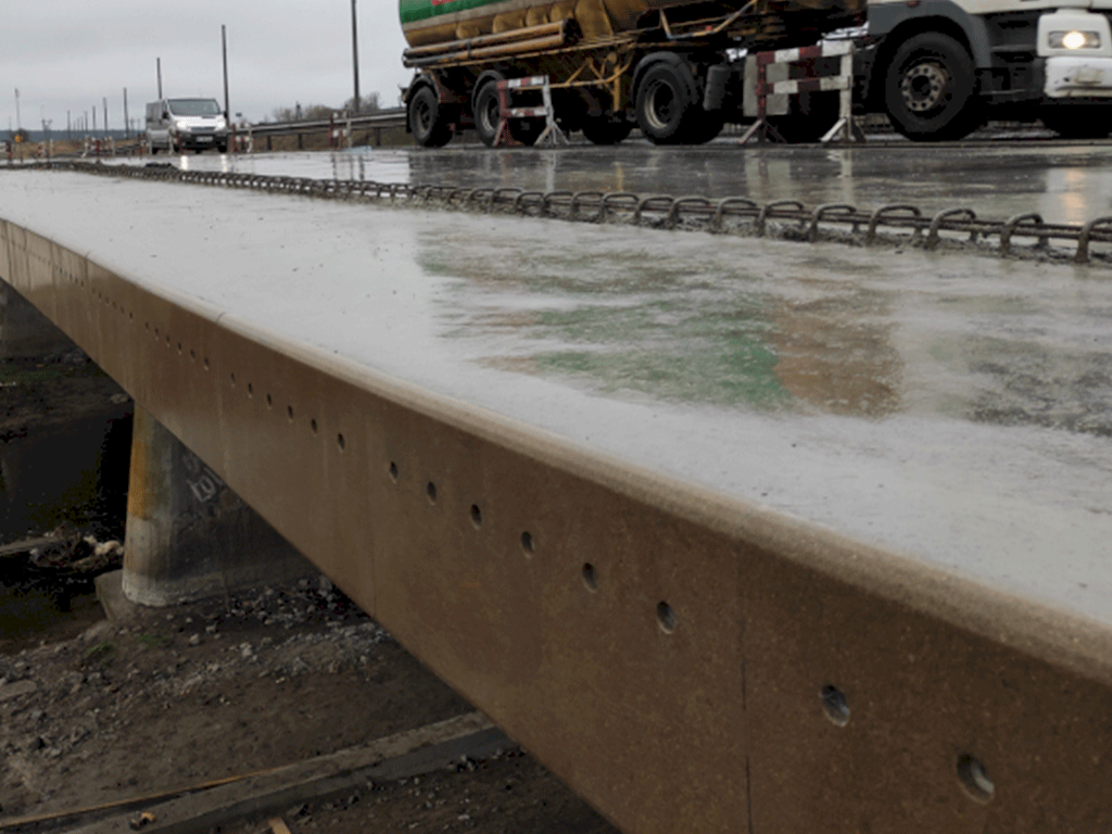 Cornișă pentru poduri (tip dreaptă), din polimerbeton (1000x400x40mm)